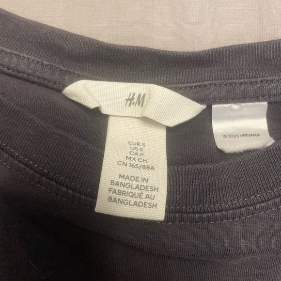 H&M graphic tee - Picture 3 of 3